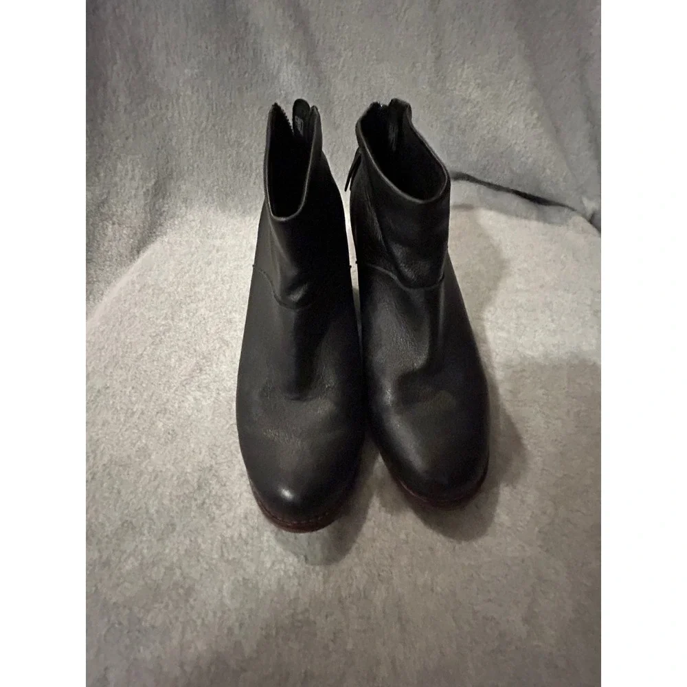 TOMS Black Leather Tassel Back Zip Ankle Booties Stacked Heel Womens 9M